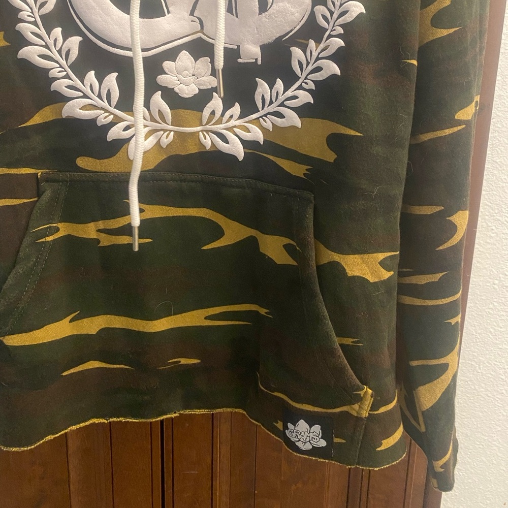 Undefeated Men's Green and Yellow Camouflage Hoodie - Picture 3 of 5